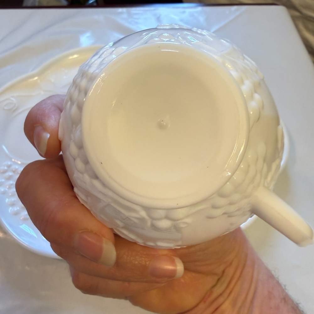 vintage Colony Harvest Grape milk glass snack set - Picture 6 of 8